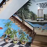 Oyo 90979 Sianglory Inn