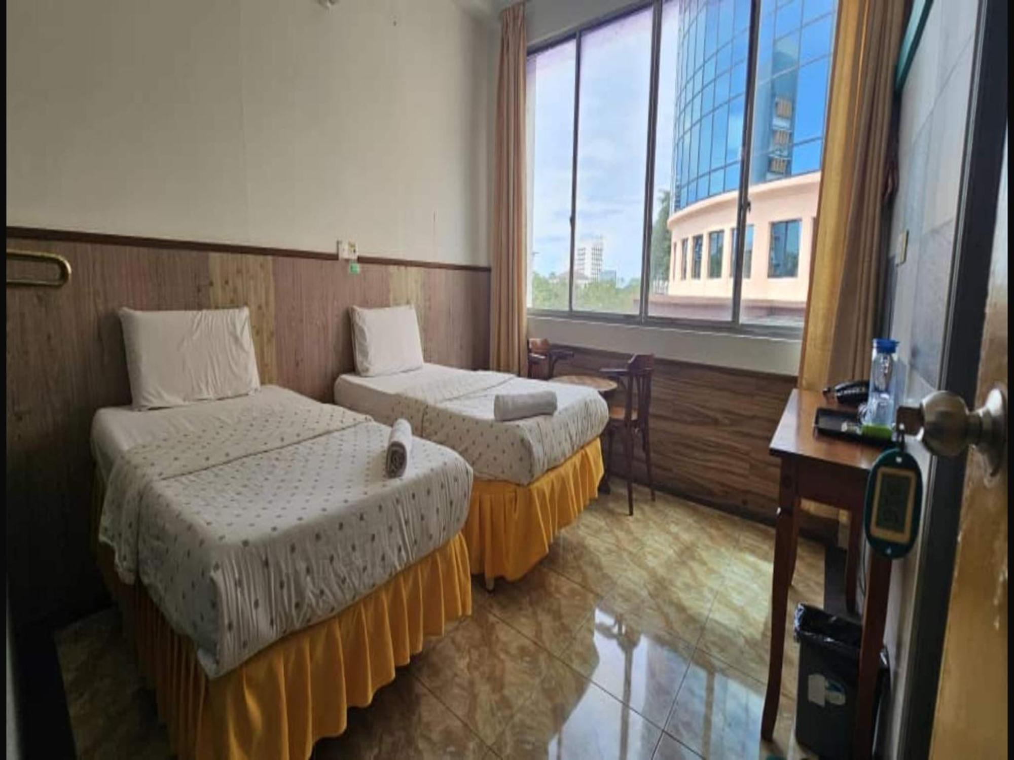 Hotel Oyo 90979 Sianglory 2*